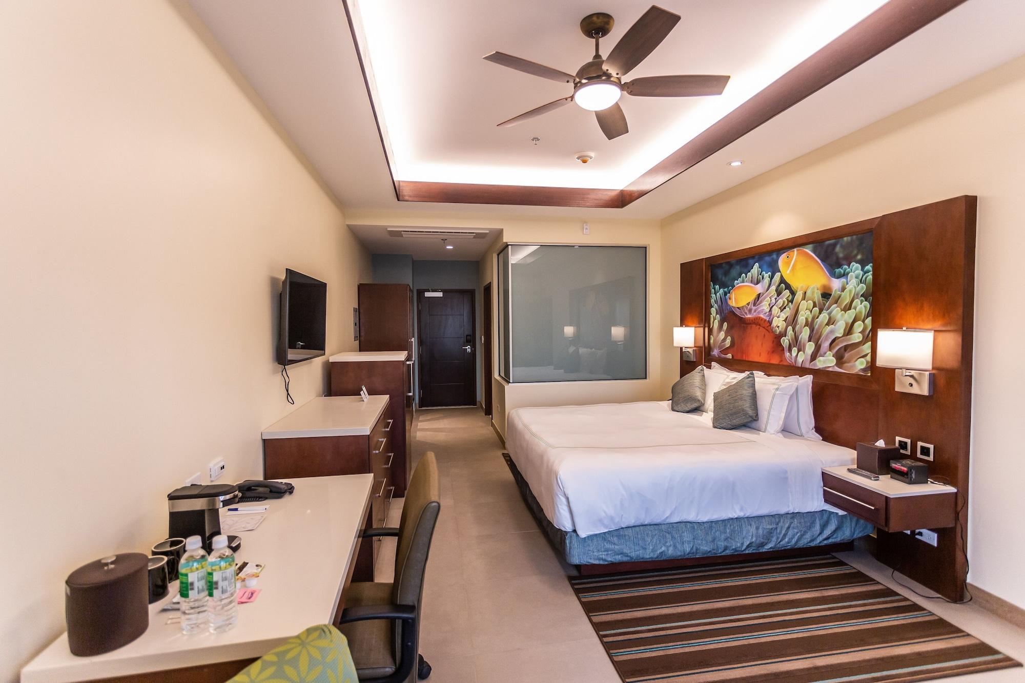 Surfrider Resort Hotel Сайпан Екстериор снимка