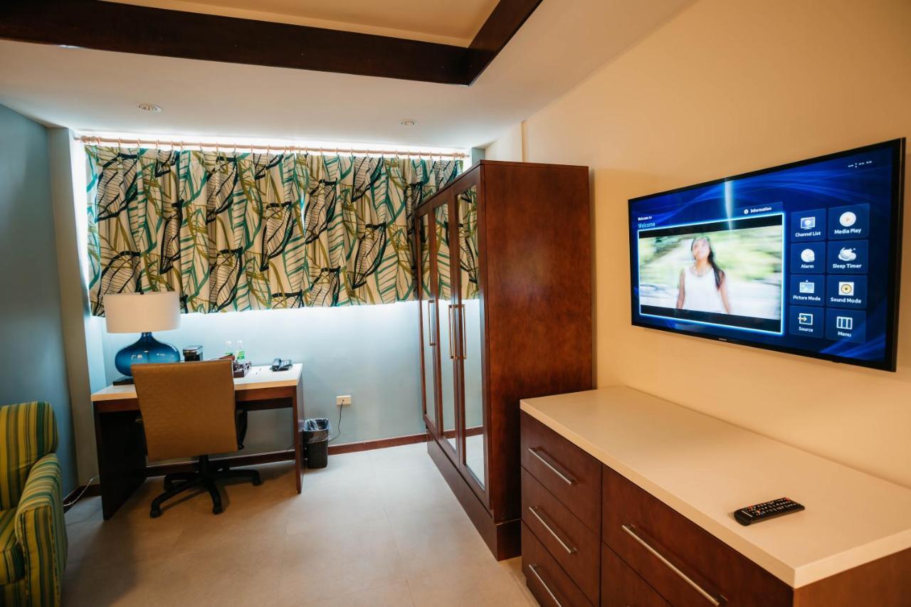 Surfrider Resort Hotel Сайпан Екстериор снимка